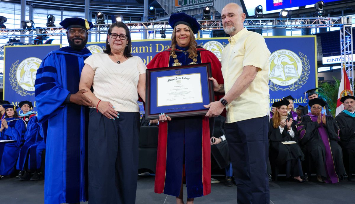 Miami Dade College tweet media