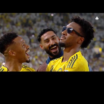 𝓜𝓪𝓳𝓮𝓭 #متصدر_لا_تكلمني tweet media