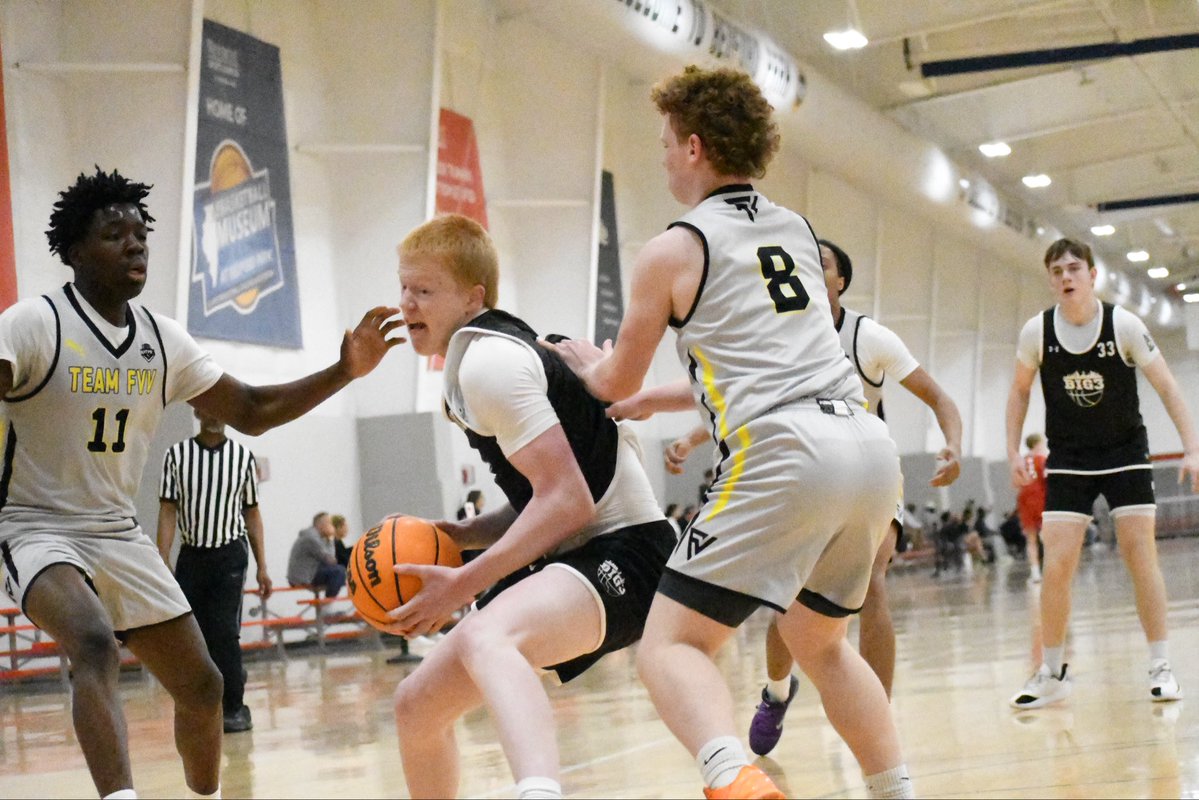 BIG3_Louie's tweet image. Family on 3 

#15UARISE #ClassOf2029 #BIG3