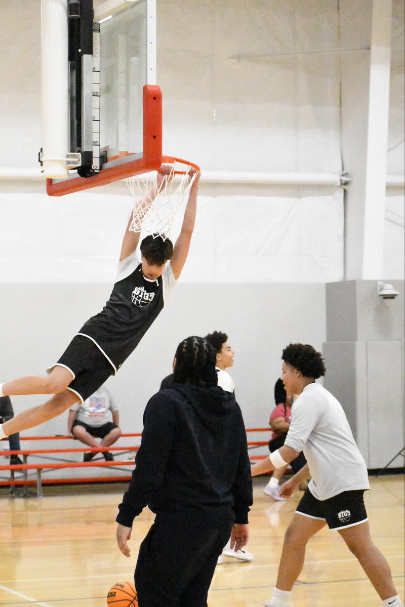 BIG3_Louie's tweet image. Family on 3 

#15UARISE #ClassOf2029 #BIG3