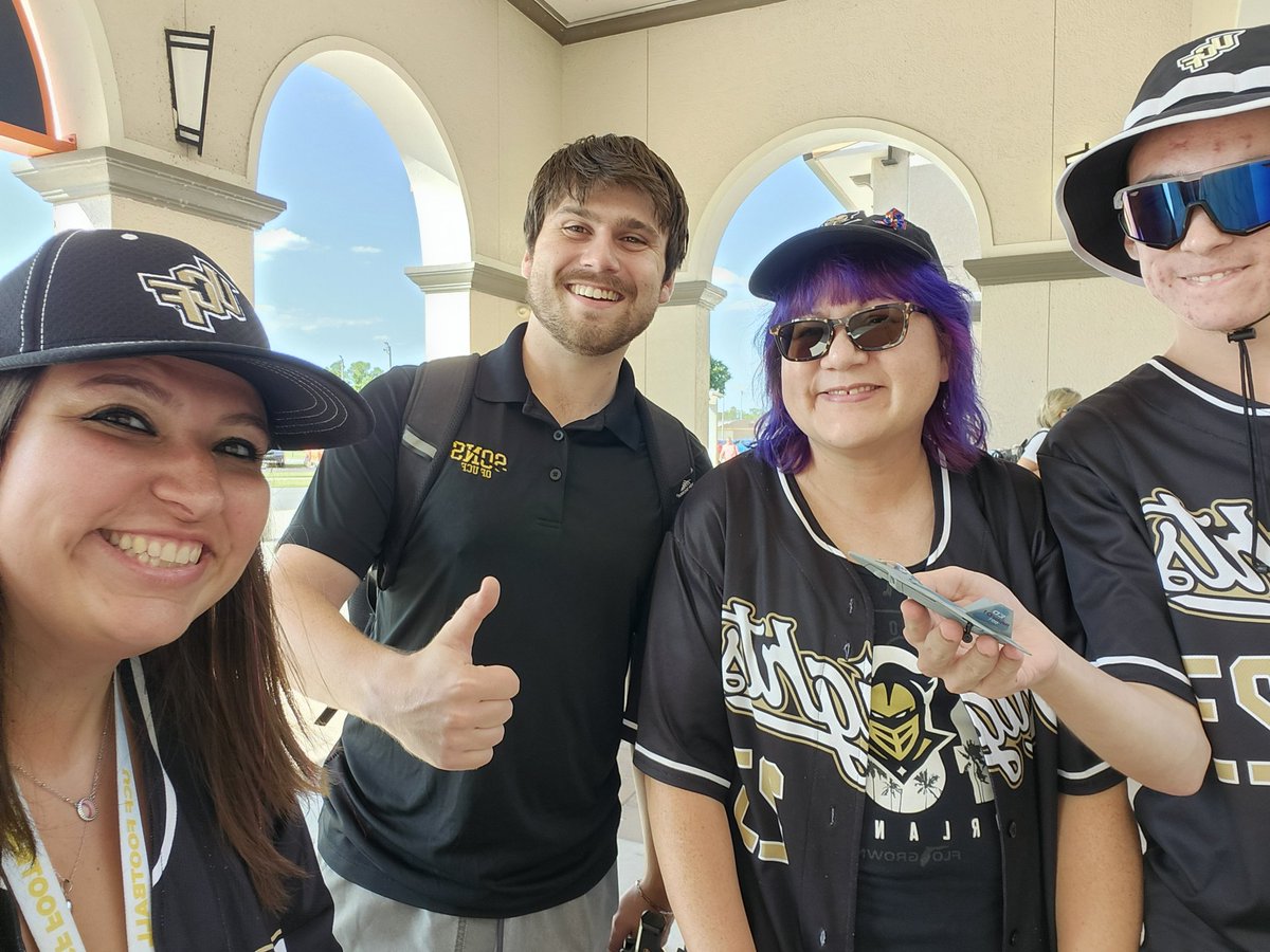MaryAshbaugh6's tweet image. We ran into your best guy, @NickWilliamsUCF, @SonsofUCF @seinpez #UCF #Lakeland ⚾️ @GCupcake17