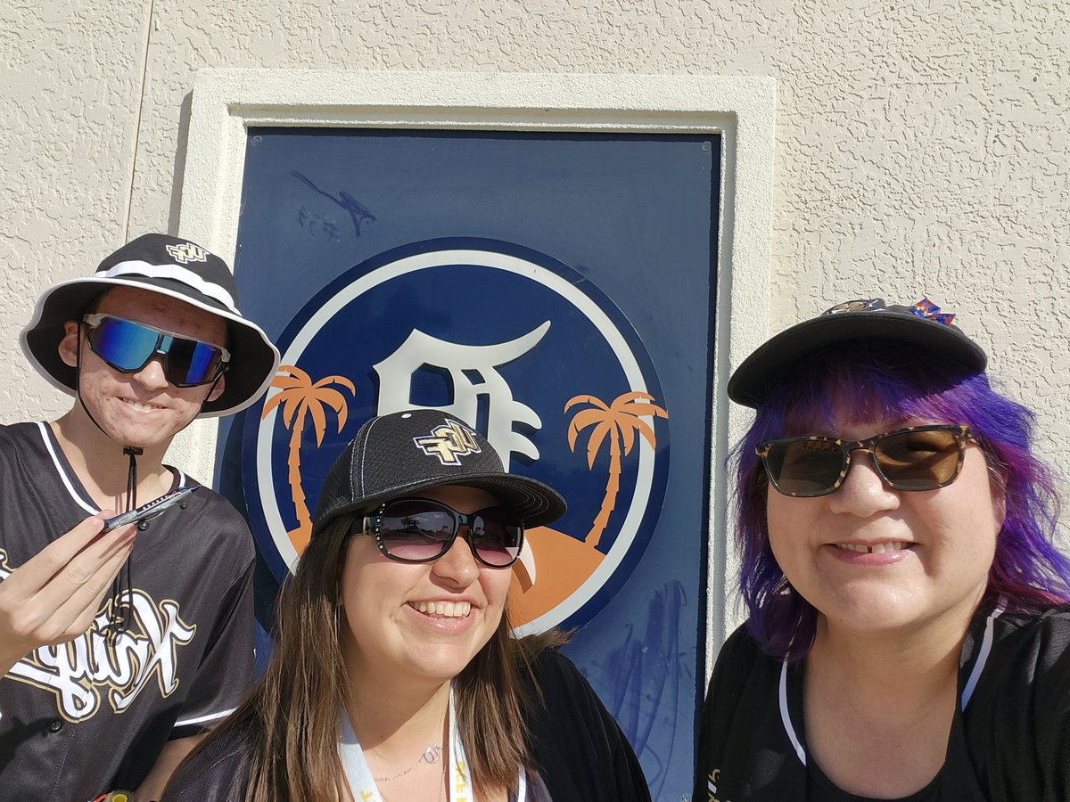 MaryAshbaugh6's tweet image. We ran into your best guy, @NickWilliamsUCF, @SonsofUCF @seinpez #UCF #Lakeland ⚾️ @GCupcake17