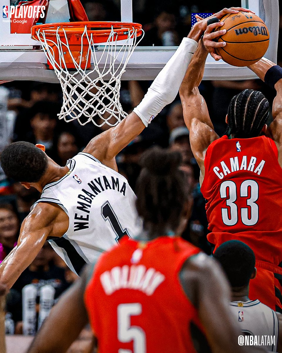 NBALatam's tweet image. Una de las fotos más impactantes de los #NBAPlayoffs 🤯

Victor Wembanyama. ALIEN.
