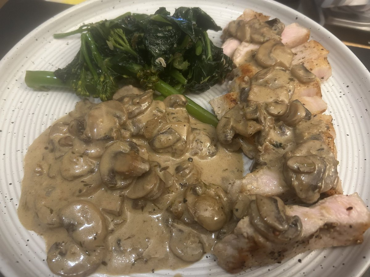 SysAdLee's tweet photo. Another beautiful dinner by my  @Emjay1812 tonight, pork steak served with garlic butter kale and tenderstem broccoli and a wild mushroom sauce, proper tasty xxx https://t.co/uSdscxZtDF