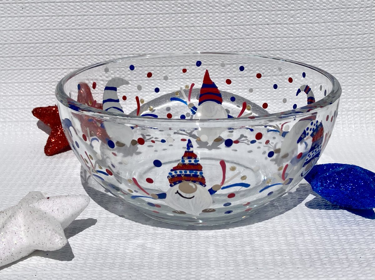 LPaintitpretty's tweet image. Check out these gnomes etsy.com/listing/447609… #gnomes #candydish #4thofjuly #SMILEtt23 #etsy #shopsmall #craftbizparty #shamelessselfpromotionWednesday