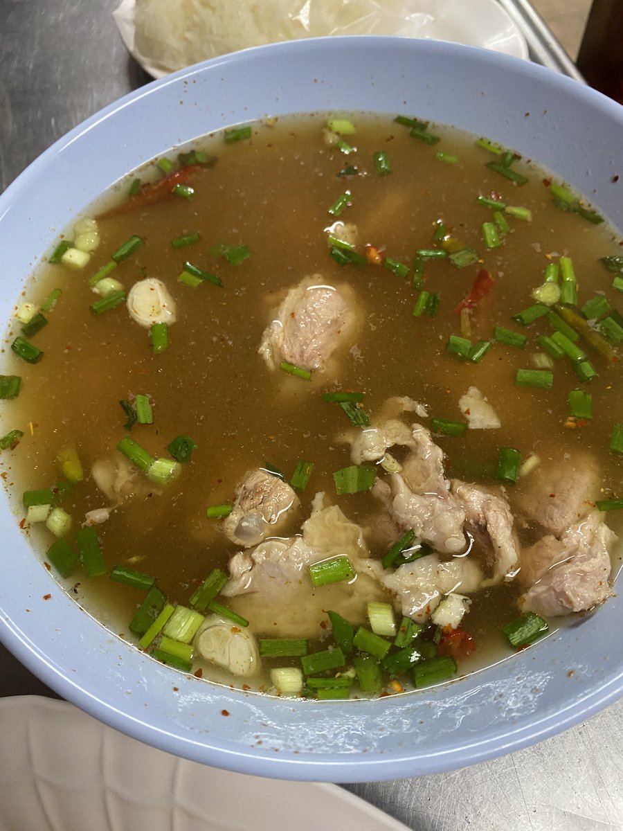 peak5558's tweet photo. อร่อยเหมือนเดิม สมกับมิชลิน
ไก่ทอดเจ๊กี โปโล https://t.co/YTALBmsUeL