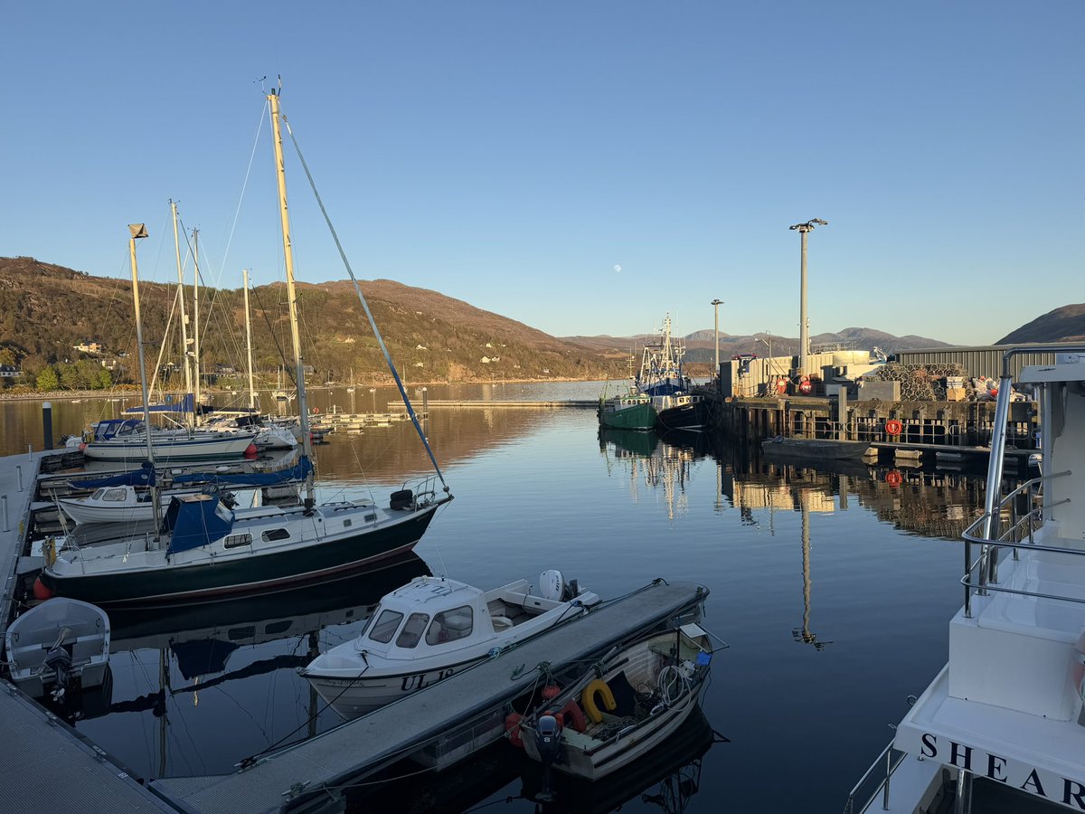 drcrater's tweet image. Arrived in Ullapool on a beautiful sunny evening. After a great workshop I’m looking forward to some fresh highland air and to leading a field trip tomorrow to the Stac Fada Member impact layer tomorrow #scottishhighlands #geology #outdoors