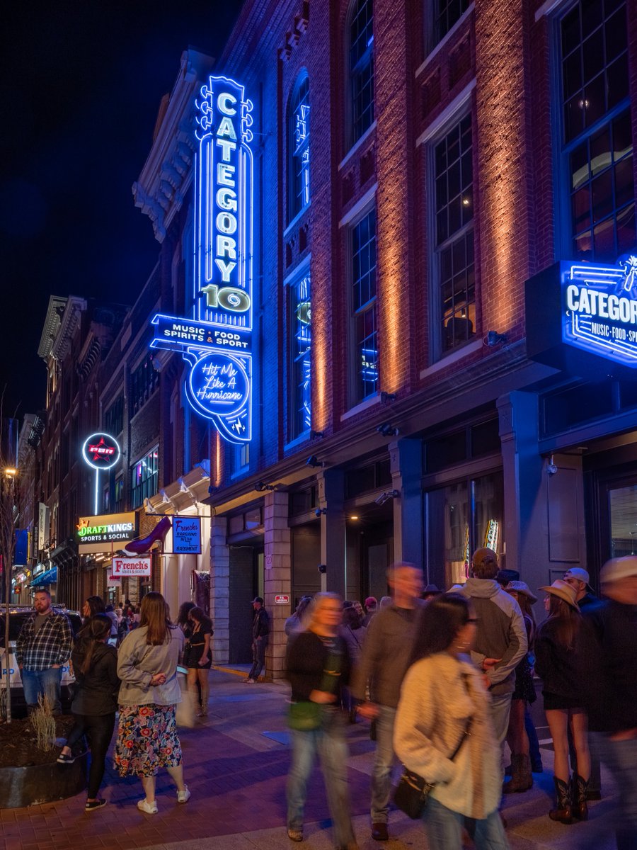 OfficialCat10's tweet image. Nothing beats that blue neon 🌀 

#category10 #nashville #lukecombs