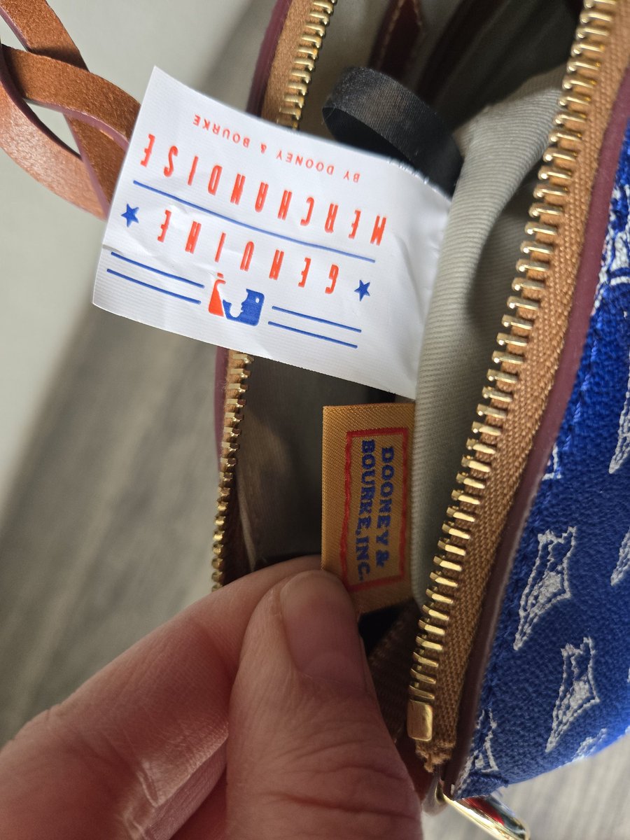 Zee's Pieces - Vintage & Handcrafted tweet media