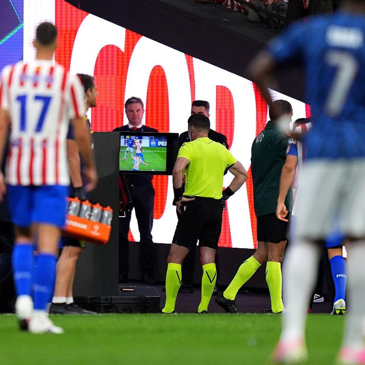 DailyAFC tweet media