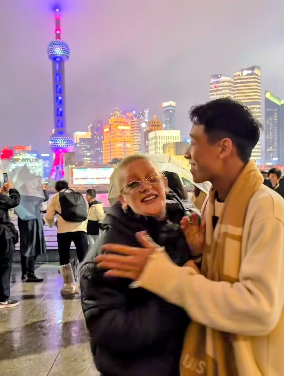 Furia y el chino en China aaaaaaaa 🥹🥹🥹