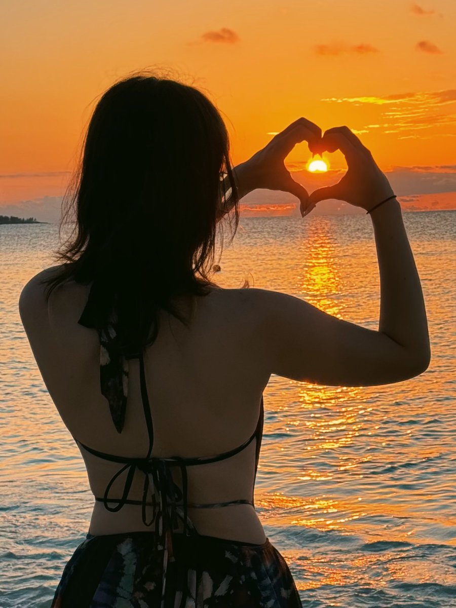 Rainhoe 😈 tweet media