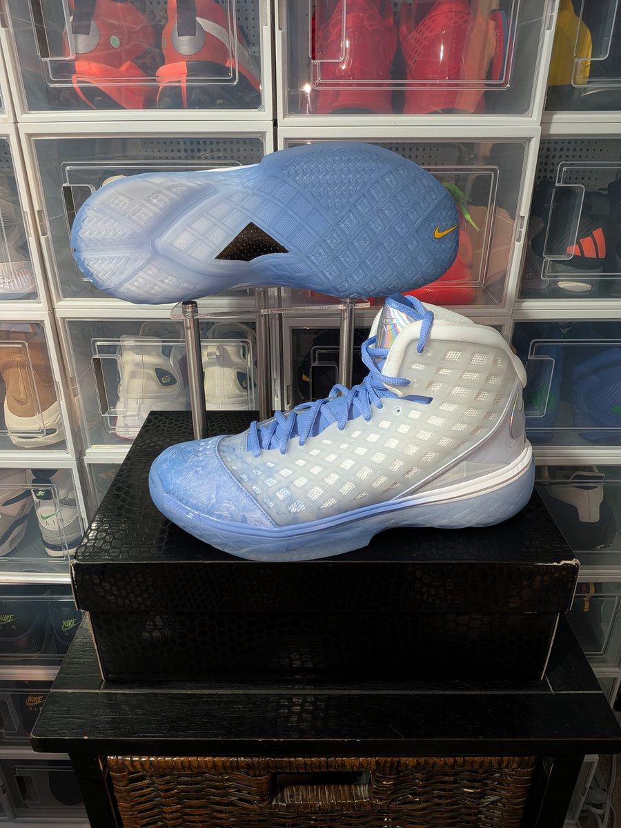 the15six's tweet image. Newest addition to the collection: the Nike Kobe 3 Protro "Christmas." I love them so much for ball, I'm getting every colorway.
#sneakers #sneakerhead #sneakerlife #kobe3protro #basketball