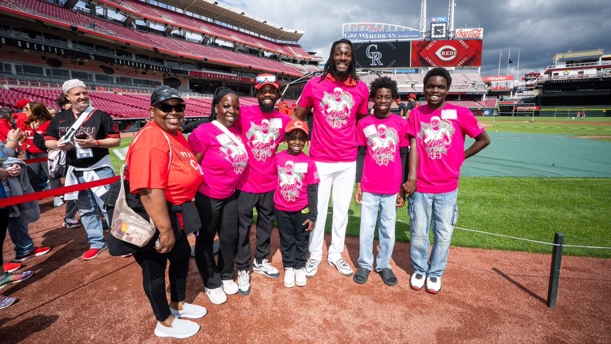 Reds's tweet photo. Club 44 🩷

Elly De La Cruz invited families from the Reds Youth Academy down to batting practice as part of his new community initiative, Club 44! https://t.co/2LP9SqwdTs