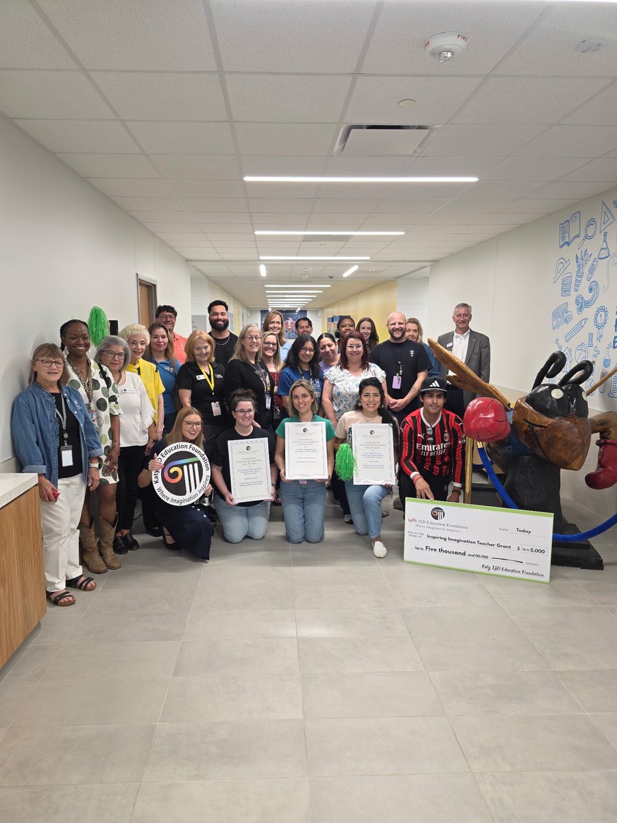 TimothyCHurt's tweet photo. What a great moment at the HIVE! Three grants were awarded to our amazing teachers this morning! https://t.co/GQudx4rILw