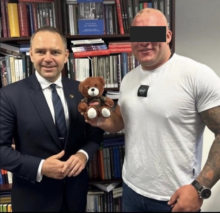 Artur-Gdzie kończy się człowiek a zaczyna bestia . tweet media