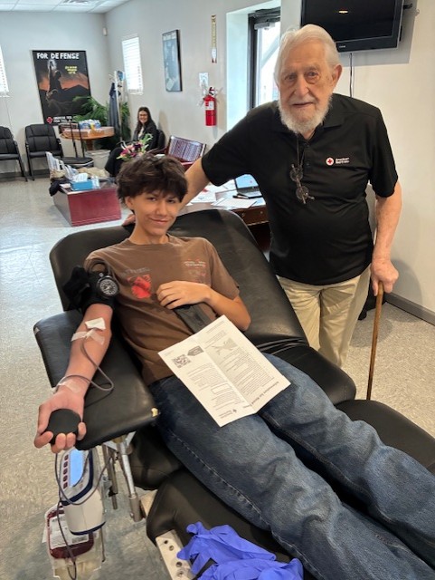 RedCrossTN's tweet photo. Ray Swadley gave blood for the first time in 1958. More than 60 years and 44 gallons later, he recently walked beside his grandson at his first Red Cross blood drive.

One donation can save a life—and inspire the next generation. 🩸

Click to read more:
https://t.co/TbnLbTUvQ9 https://t.co/3vB4B5dH8i