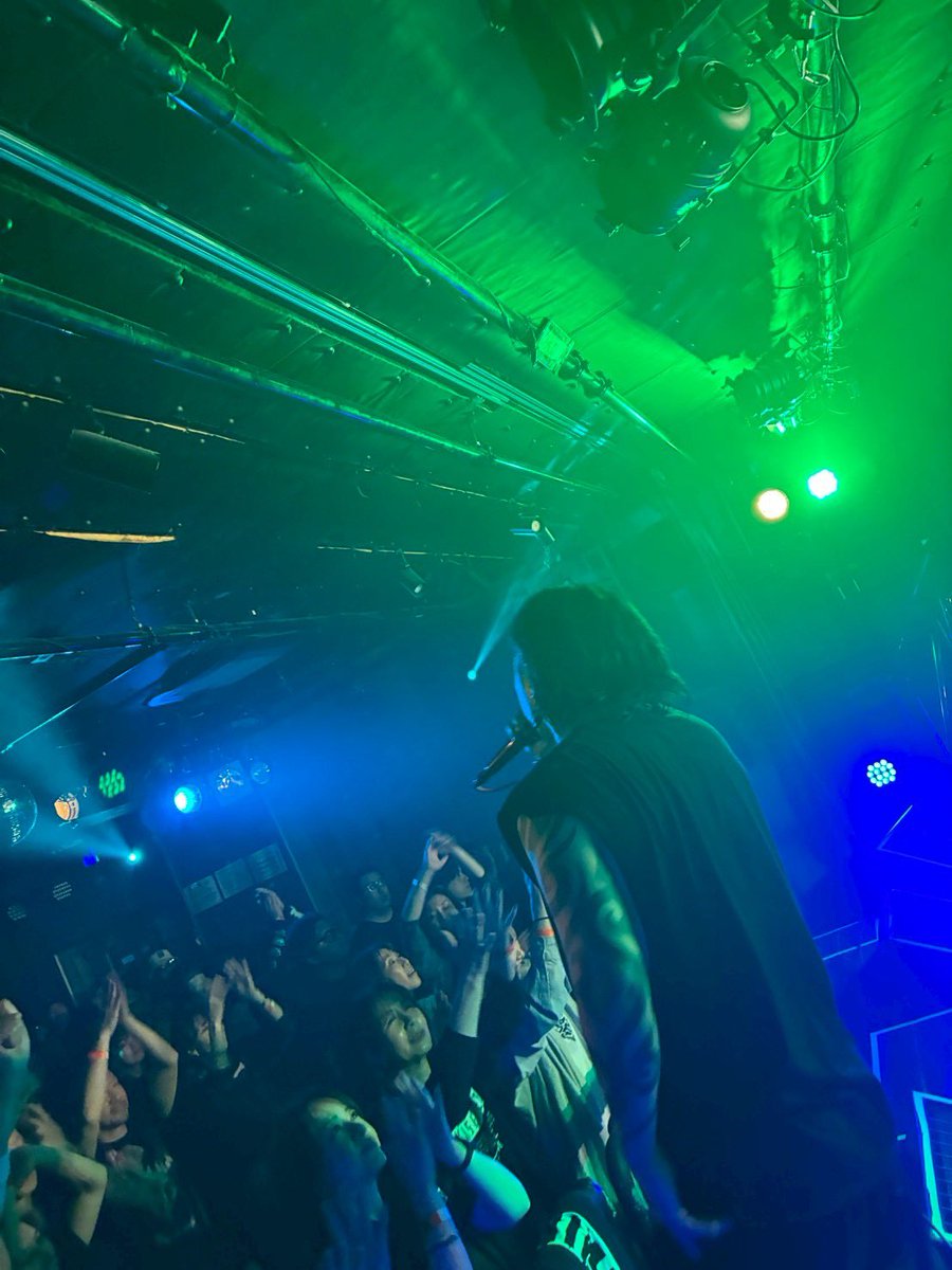 xe_vor's tweet photo. BEYOND8周年
おめでとう御座います！
引き続き音を鳴らしていきましょう！ https://t.co/twfUvdBJO6
