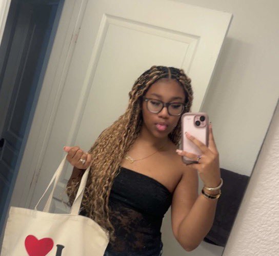 A’janaee⋆｡𝜗𝜚: findom tweet media
