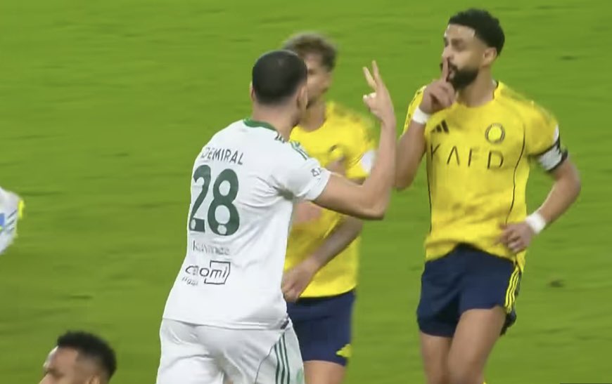 nasaar_55's tweet photo. اللي يسأل عن نتيجة المباراة 😁🤙🏻

#النصر_الأهلي https://t.co/Zhj3YOHXRM