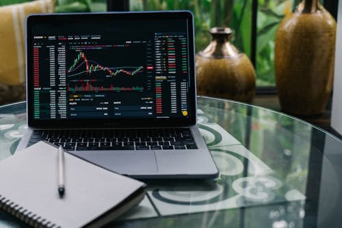 ProfDerekSully's tweet photo. Still learning the market…
but timing made a big difference for me.
Been following early ideas via a WhatsApp group (free).

Sharing the link:
https://t.co/rFvXxzD9kY Reply%20“9” https://t.co/BeWWrSneVs