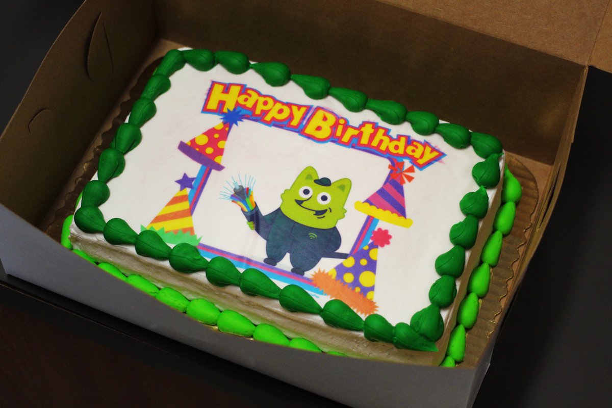 EmeraldFiber's tweet photo. Emerald Broadband's 10 year anniversary celebration continues with a surprise cake from our friends over at Fibersmith, the team that helps our team help our customers! 🥳

#FiberInternet #EmeraldBroadband #Fibersmith https://t.co/oe301fELGj