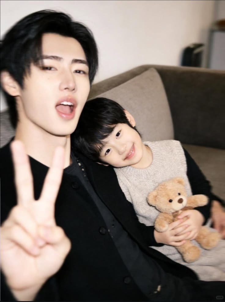 lvsungh's tweet photo. heehoon mini au | me voy por cigarros (no volvió) https://t.co/A8MiTtLr0m