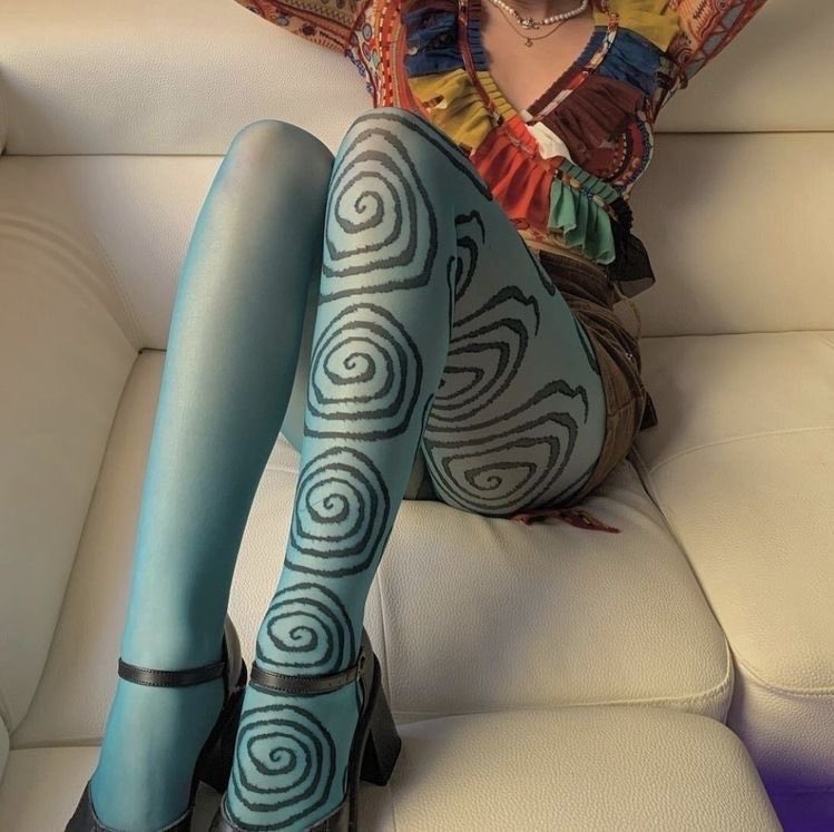 سندريلا ناسية تلبسheels tweet media