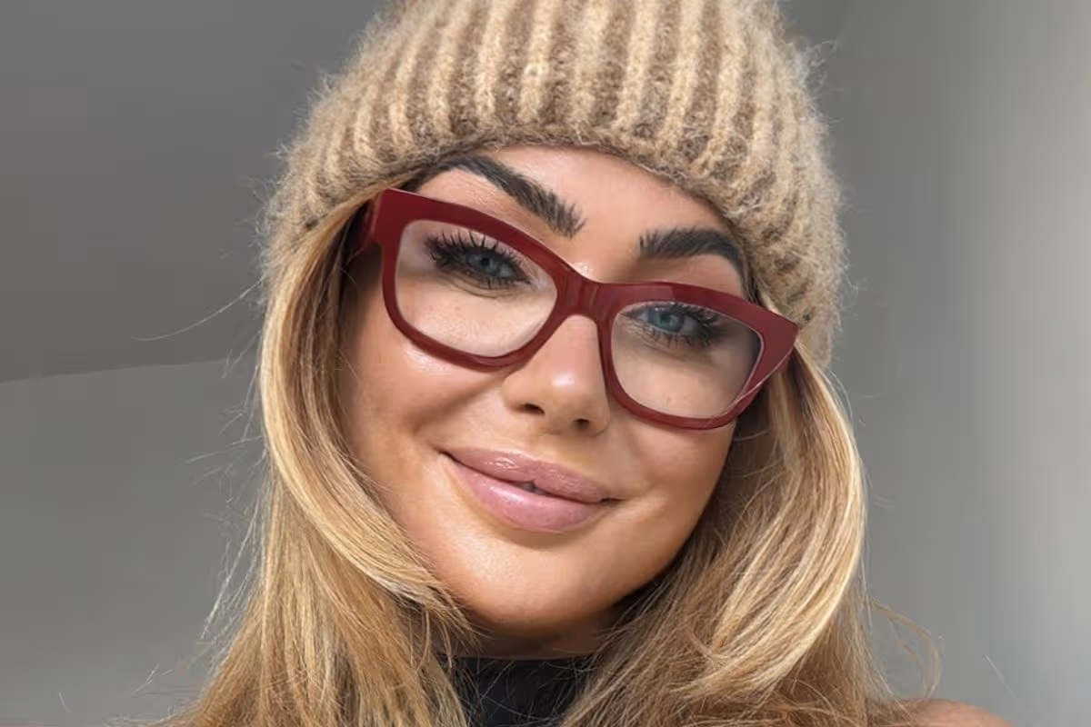British adullt Star Bonnie Locket has announced her intention to wed ...