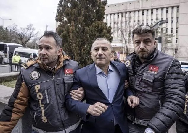 🚨YENİ İFADELER ORTAYA ÇIKTI🚨

Gülistan Doku soruşturmasında tutuklanan Vali Tuncel Sonel’in yeni ifadeleri ortaya çıktı. Tam anlamıyla skandal cümleler içeriyor. Dikkatle okuyun:

“— Doku'nun eski erkek arkadaşı Zeinal Abarakov’un yurt dışından getirilişi, Antalya'ya