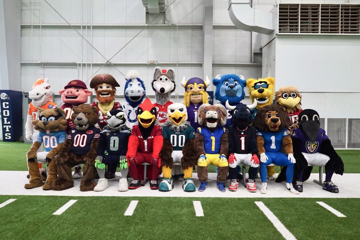 2026 nfl mascot summit 

📍: indianapolis