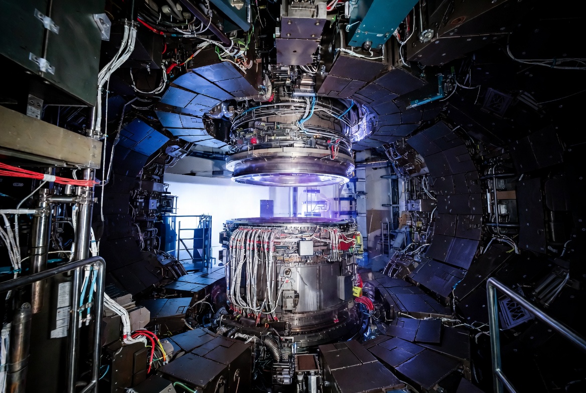 Cathom_4's tweet image. Can't wait to see the world's most advanced fusion reactor managed by a sharia-compliant committee in 2050. 💀 The engineering is impressive, but the social trajectory is a total car crash. Tech is fragile; culture is what lasts
#France #Energy #ITER  $F