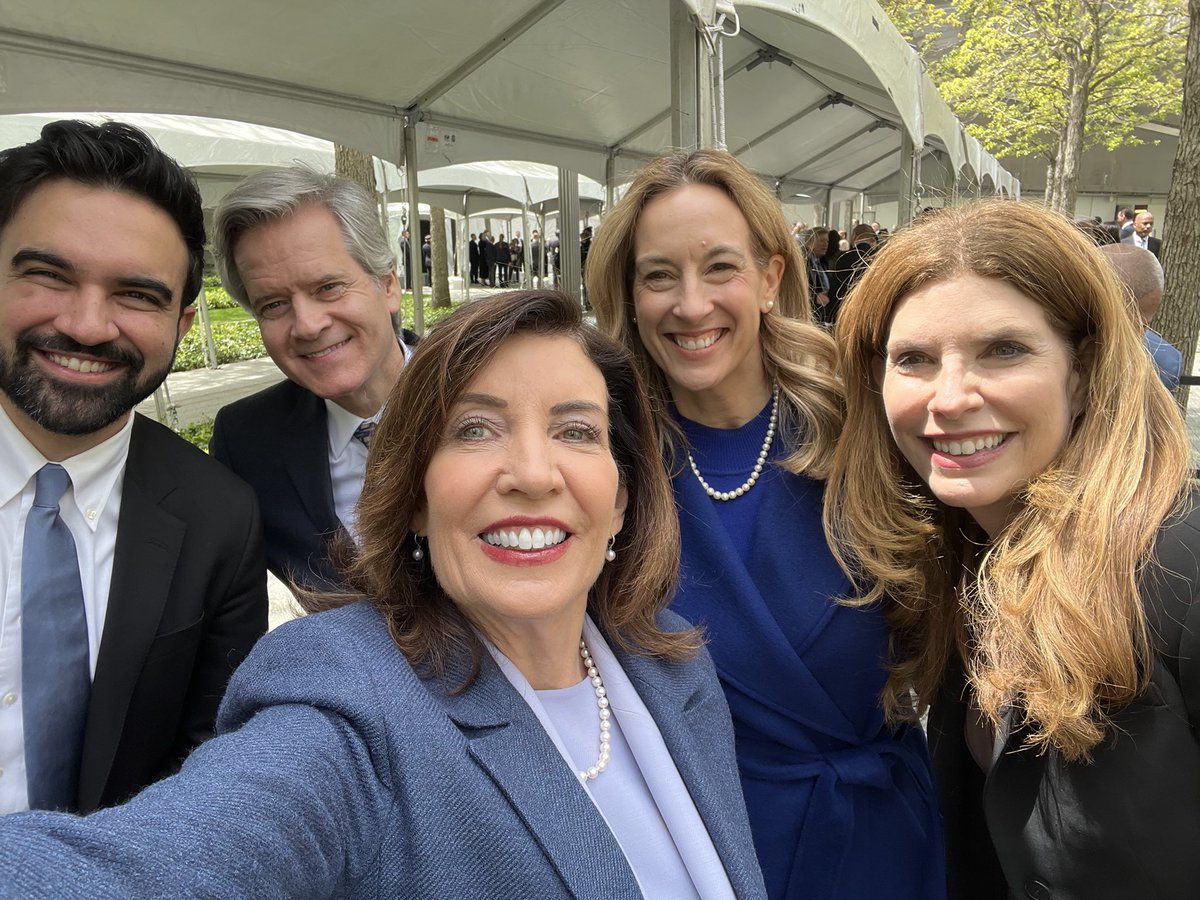 Governor Kathy Hochul tweet media