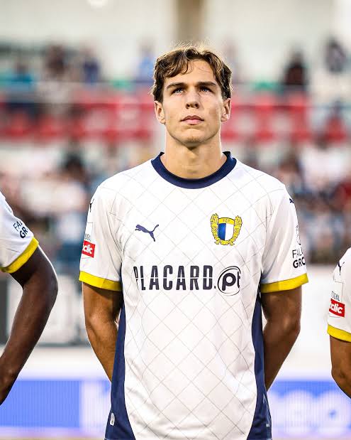 Para mim, só há uma contratação que poderá salvar o rumo deste Sporting