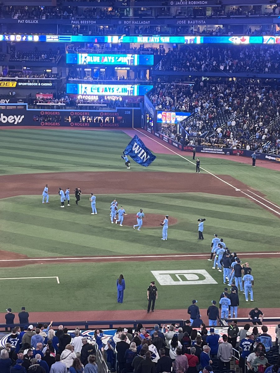 BlueJaysattend's tweet image. April 29, 2026 -  Toronto #BlueJays vs Boston Red Sox at 3:07pm at the #RogersCentre had attendance of 41,314. @BlueJays won the game 8-1 #BlueJays50