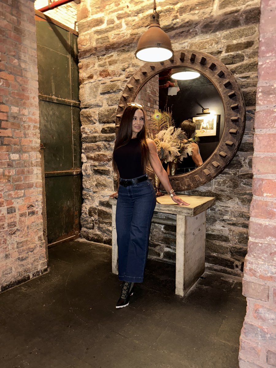 Lisa Ann tweet media