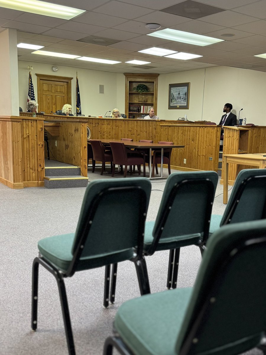 RealAndyFancher's tweet image. HAPPENING NOW: @FITSNews is in attendance at a special called council meeting for the Town of South Congaree, where personnel matters related to the embattled police department (among other things) are on the agenda. #StayTuned