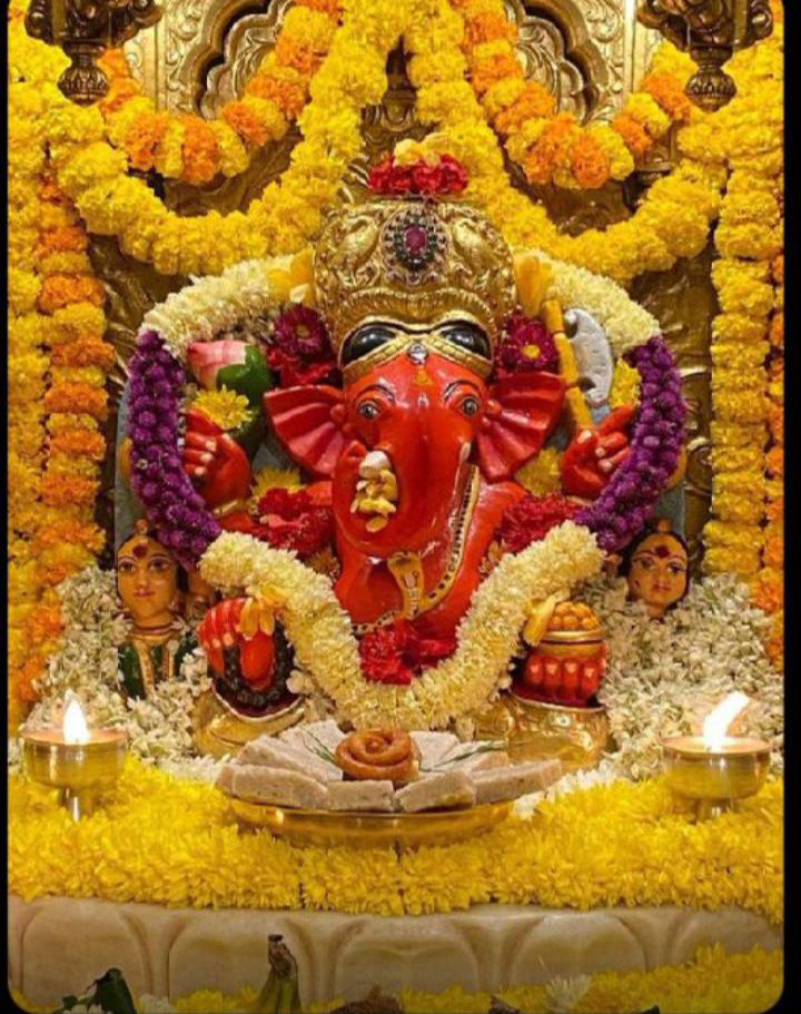 श्री सिद्धिविनायक नमो नमः 🙏

भगवान विघ्न विनायक आपके जीवन में सभी बाधाओं को दूर करें और आपको सफलता और समृद्धि प्रदान करें।