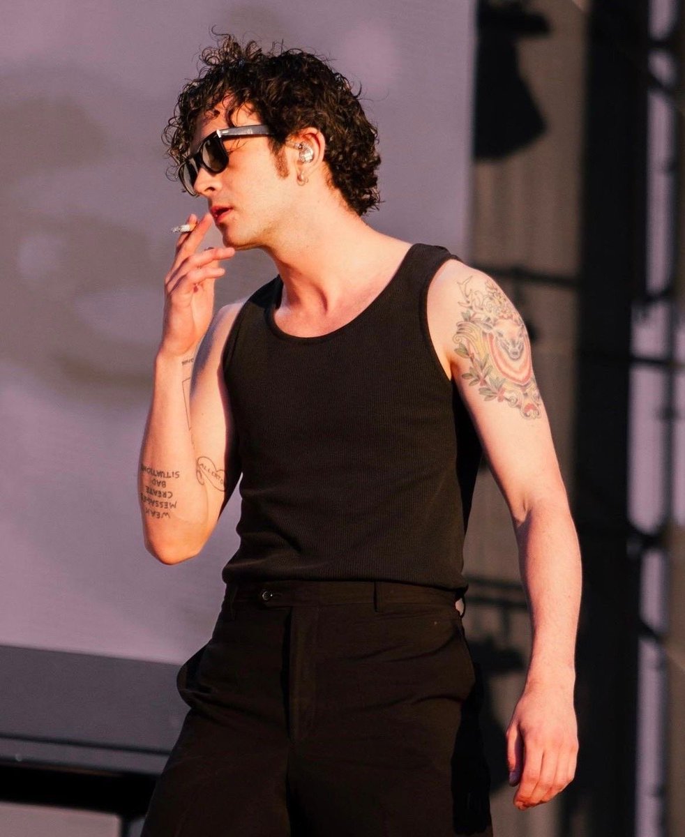 matty healy daily tweet media