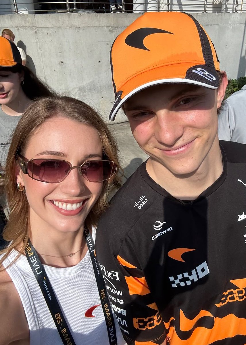 ari 🌸 tweet media