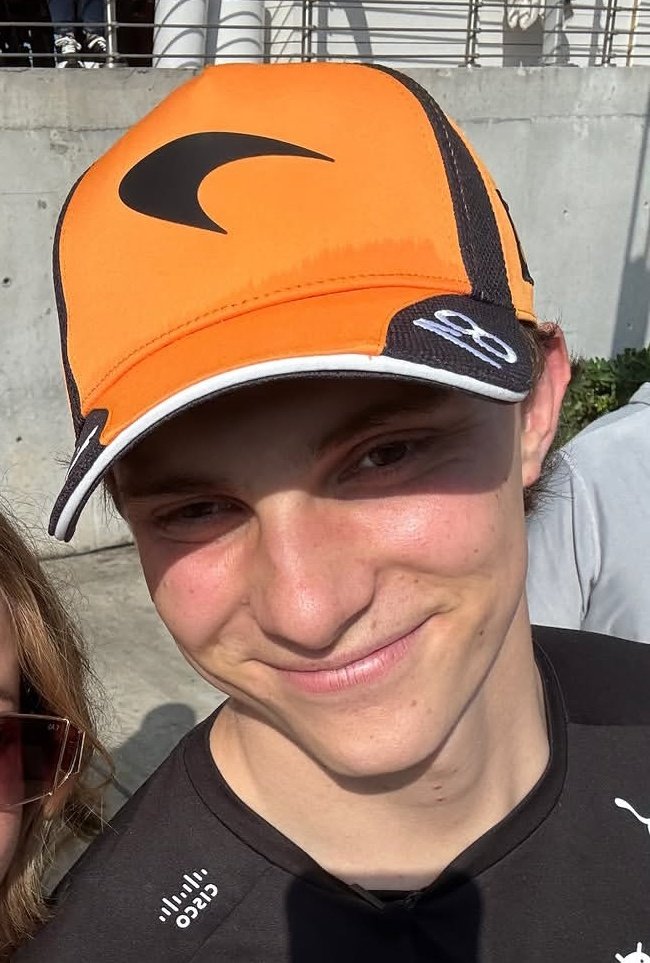 ari 🌸 tweet media