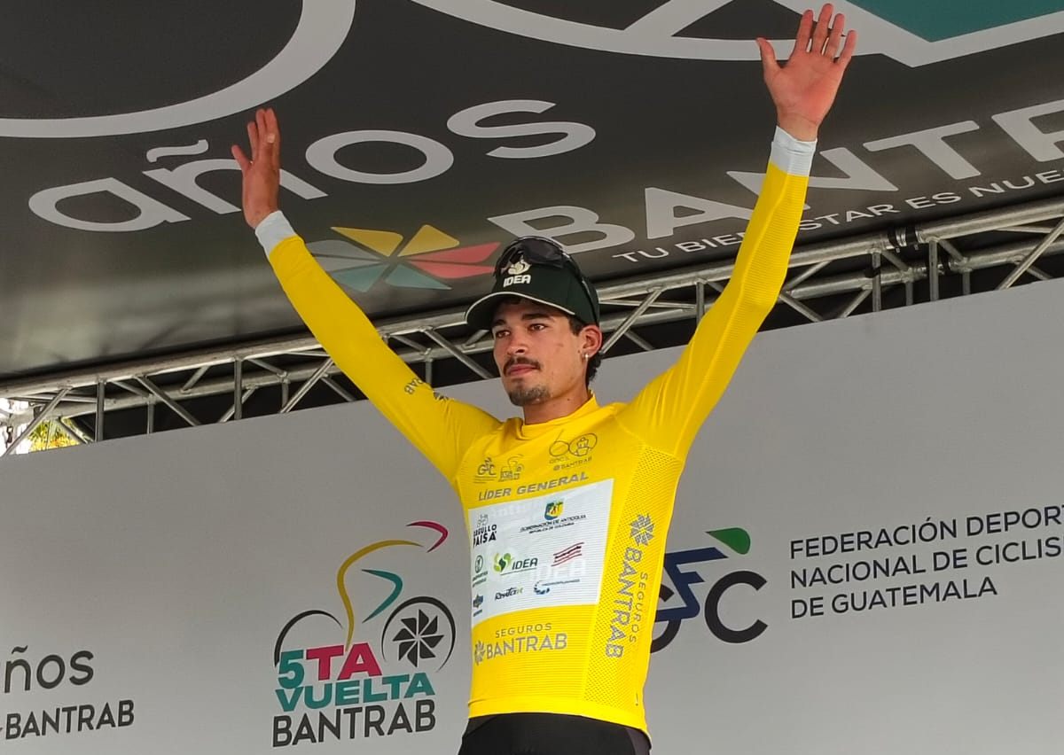 mundociclistico's tweet photo. #VueltaBantrab2026 |  🇬🇹 🚴‍♂️🏆 🇨🇴🟢⚪️🟢 Kevin Castillo, 🥇 primer líder de la Vuelta Bantrab 2026 🇬🇹🚴‍♂️🏆🥇💪 🇨🇴👏

#VamosEscarabajos #ElPortalDelCiclismo #VueltaBantrab #OrgulloPaisa #KevinCastillo @IndeportesAnt @OrgullPaisa

https://t.co/H0uF4BMBgF https://t.co/wfvO0hFpuC