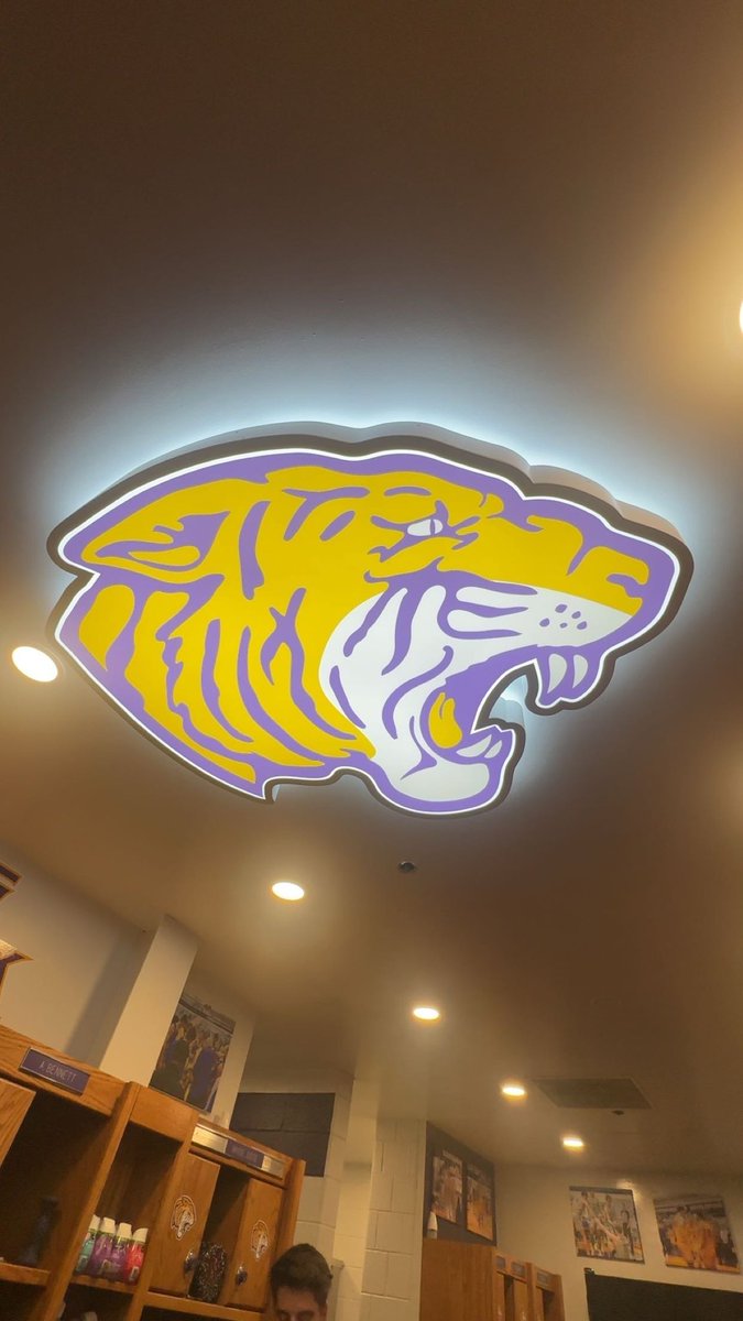 PeytonAuler's tweet photo. Grateful for the opportunity to take a basketball visit to Olivet Nazarene. Thank you to the coaching staff @NjBirkey @caseycrowley23 @rotertjackson45 for the hospitality. Blessed for this moment and thank you God for guiding me on this journey! #TigerTough 

@LGreenwellHoops @BRamseyKSR @kylerstaley @coachNewton24 @michelle_garmon @CoachLoechle @Viv_Hype @HankampScott @ZT17Hoops @KyleNeddenriep @CISR_Podcast @PrepHoopsIN @PrepHoops @mosesk225 @LegacyIceElite @BrentAuler @TBlueDevilHoops @SunilSportsNews @AnitaAuler @BGaskinsKT @IndSportsTalk @TopPreps @raj_manjrekar @AthlyticDesigns @coachdikerson @RecArenaMain @Uorangemen2 @ynvrenapfluger @CoachHeard4 @coachmareion @RealmRecruiting @RecArenaMain @iancle1
@CoachWalker__ @ONUHoops @olivetnazarene