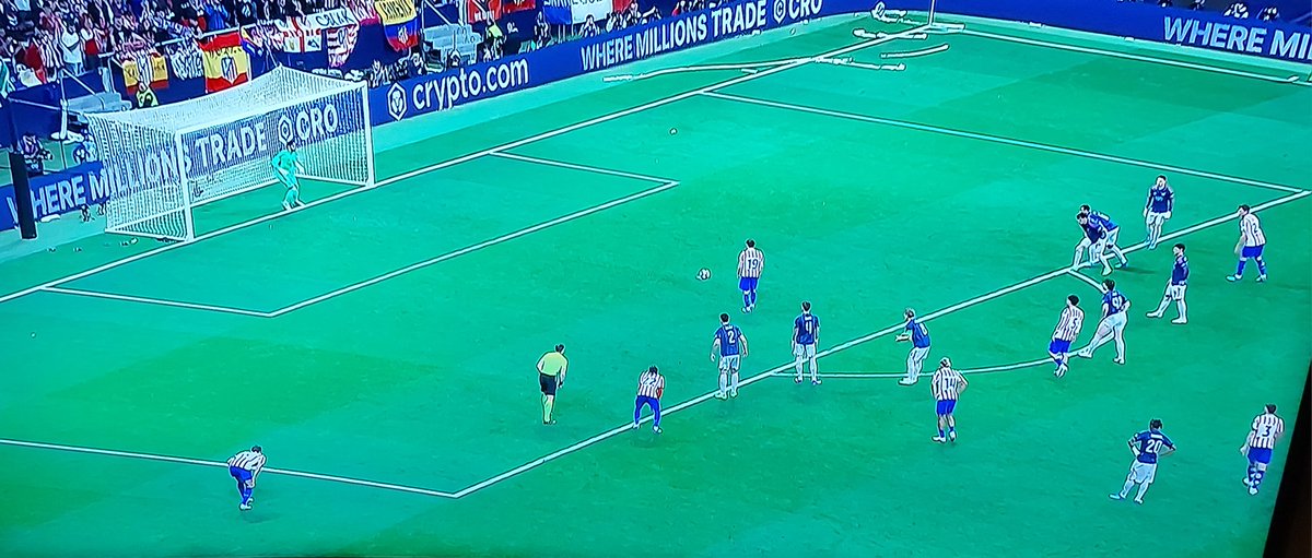 Egon Ronnie tweet media