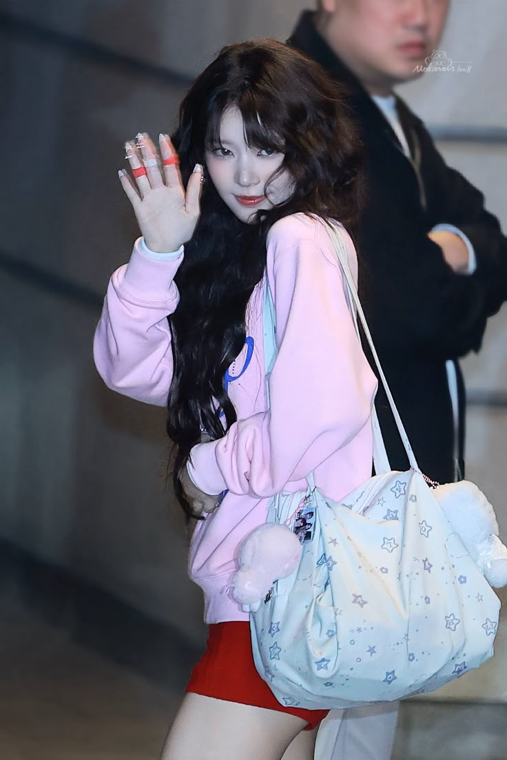 suzy 𓏲𝄢 vai ver o en- tweet media