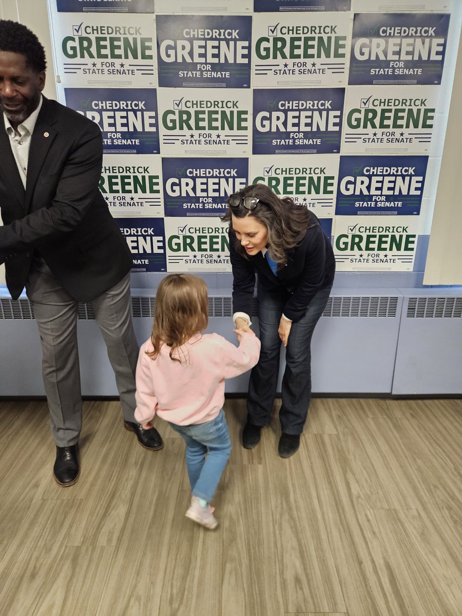mjreed213's tweet photo. Nice to meet you Miss
 @GovWhitmer 
#stateofMi https://t.co/jqL8I40hPW