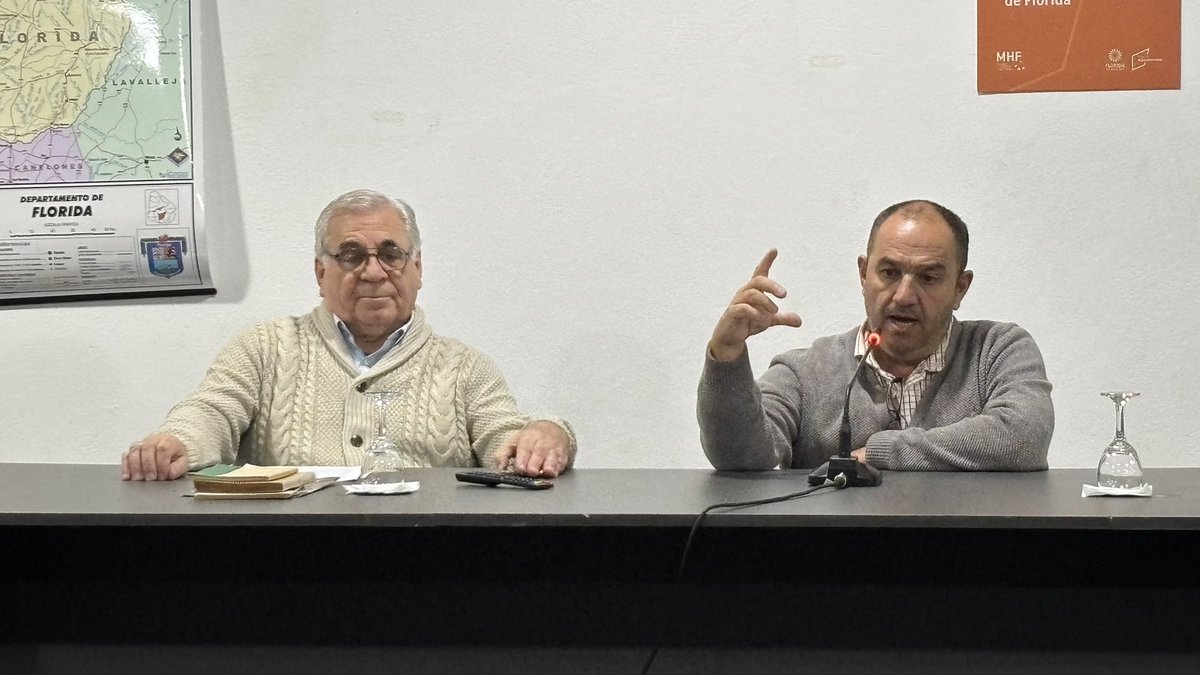 FloridaIDF's tweet photo. Se desarrolla la charla “Orígenes de la Villa de la Florida”, a cargo del Prof. Alberto Cruz, en el Museo Histórico de Florida.
Vecinos acompañan esta instancia de encuentro, donde se abordan los orígenes, la fundación y la evolución histórica de nuestra ciudad. https://t.co/apUsXpljjP
