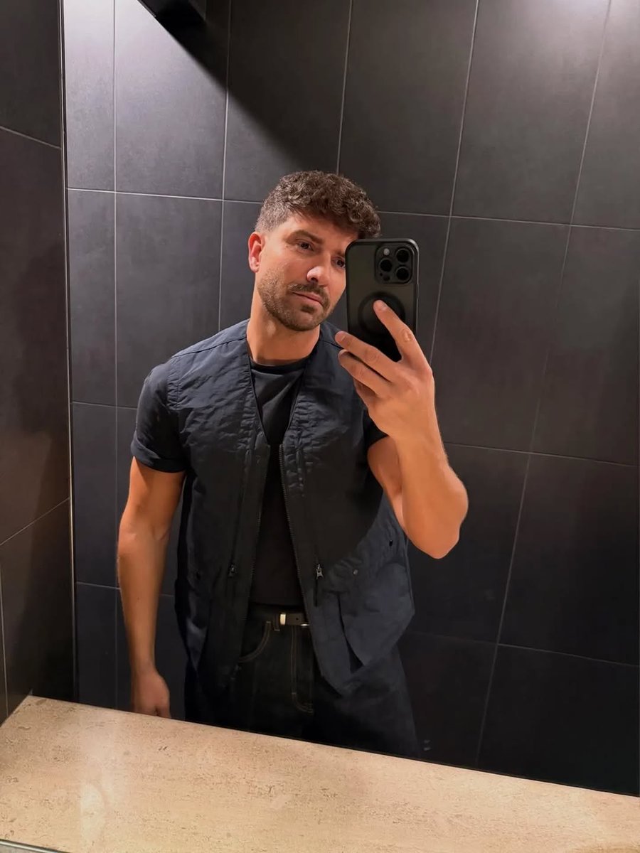 alboran_uruguay's tweet image. #Repost @pabloalboran 
——
Termina una semana llena de contrastes y arranca una nueva llena de estudio, trabajo y emociones 🤪🤪🤪🤪
Arrancamos la gira en España!!! 

02 DE MAYO BILBAO
08 DE MAYO BARCELONA
21 DE MAYO MADRID
22 DE MAYO MADRID 
30 DE MAYO VALENCIA
1