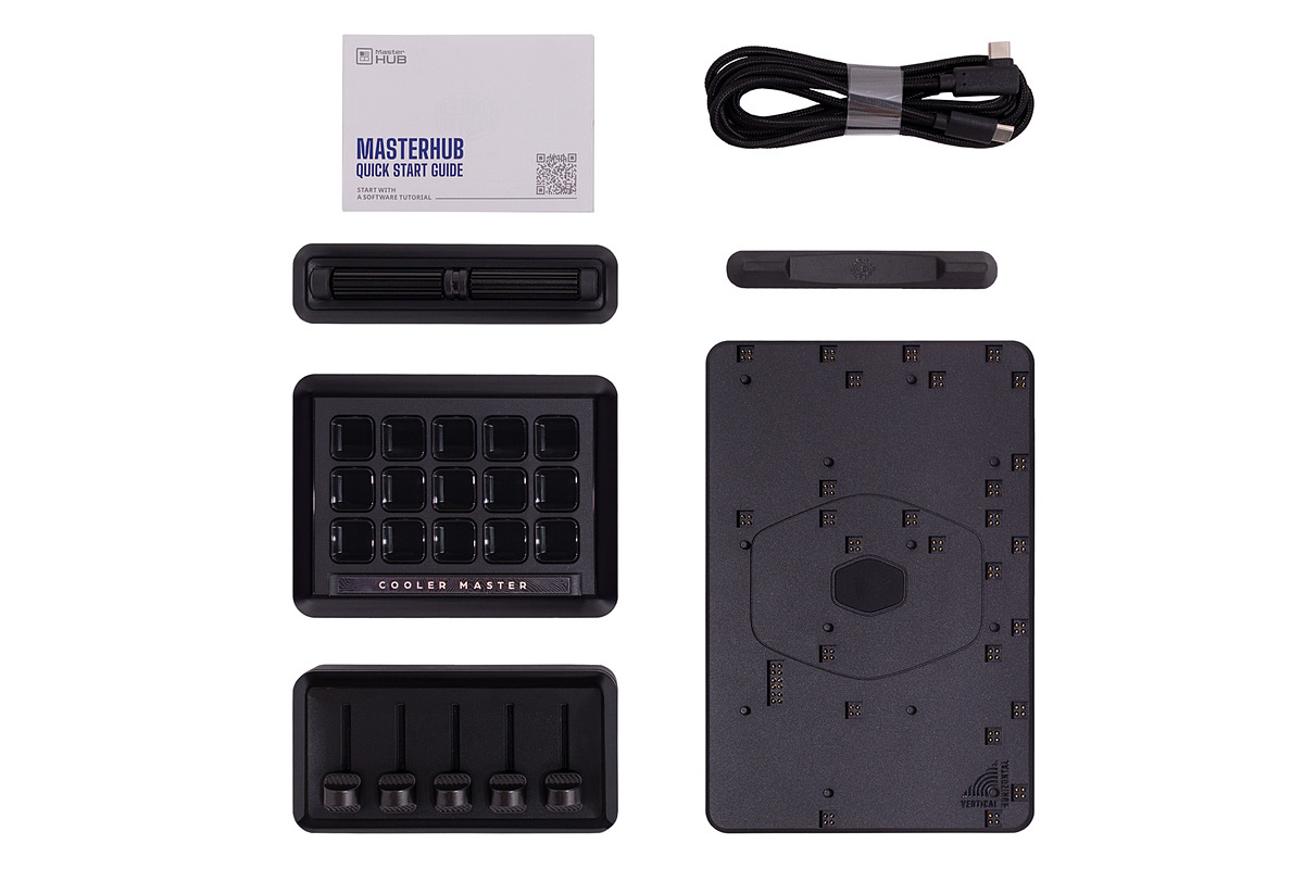 watch_akiba's tweet photo. 更新：Cooler Masterのモジュール式クリエイター向けデバイス「MasterHUB」が発売、スライダーや液晶ボタンを自由に配置可能 https://t.co/Np7PvWVb1y https://t.co/7Py4GRrwTE