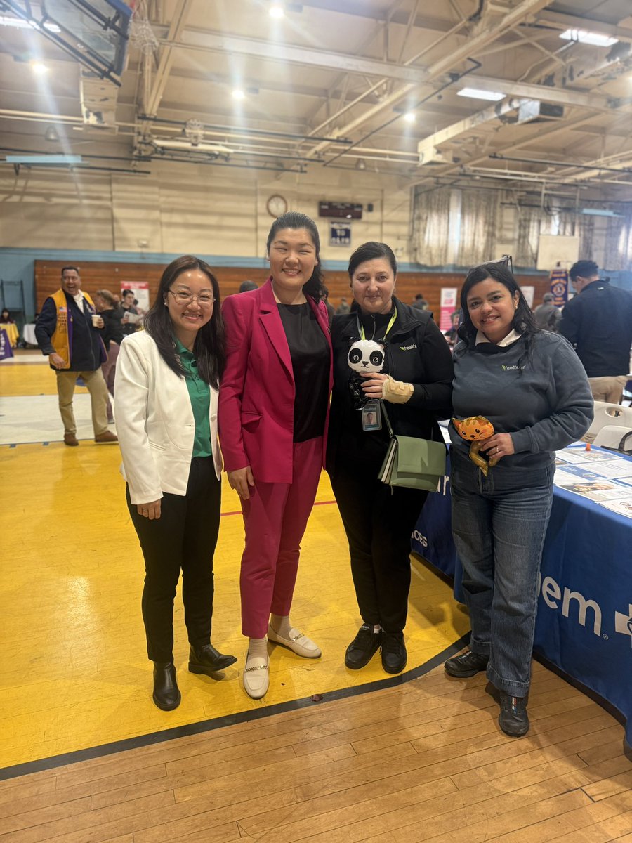 CMSusanZhuang's tweet image. A great day at our community health fair, bringing together resources, services, and support all in one place.

Access to care and information is essential for a strong and healthy community.

#nyc #Brooklyn #community #healthfair